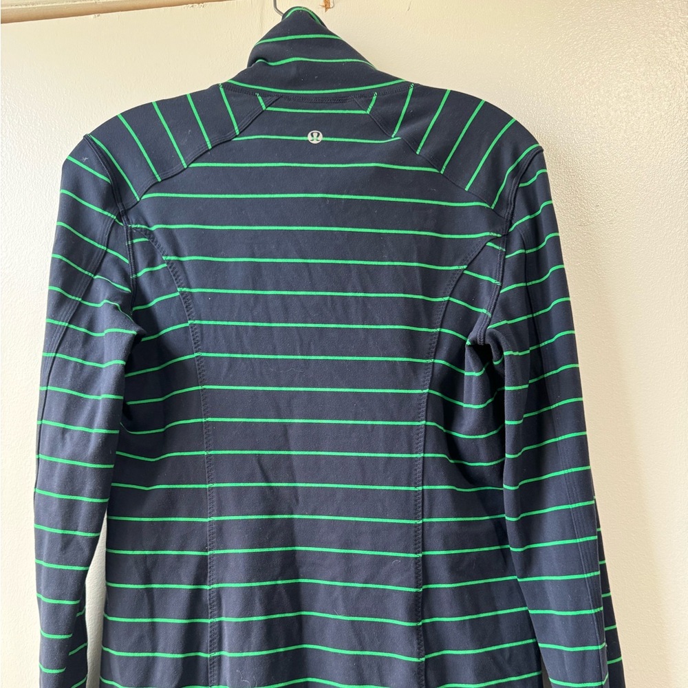 Lululemon Nice Asana Jacket Size 8 - Picture 4 of 7